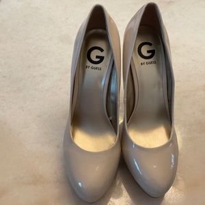 Guess Women’s size 10 Nude Patent Leather